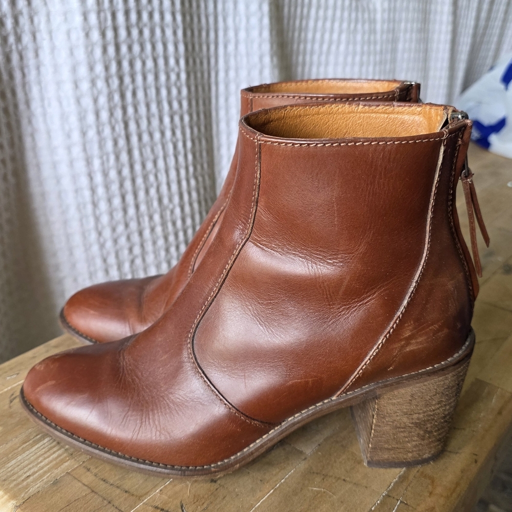 Madewell Brown Ankle Booties with Sleek Design